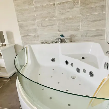 Laurier House With Jacuzzi Saint-Just (Herault)